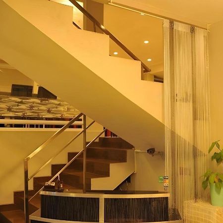 Benito Residence Tangerang Esterno foto