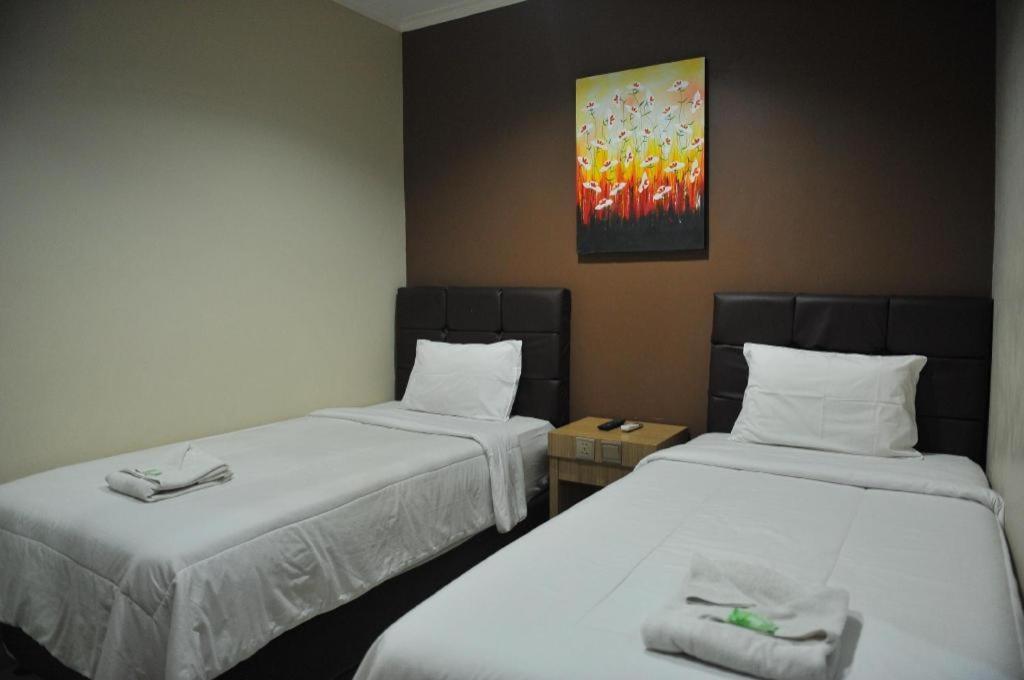Benito Residence Tangerang Esterno foto