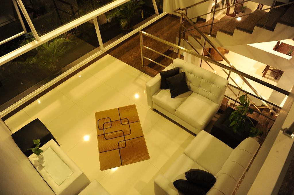 Benito Residence Tangerang Esterno foto