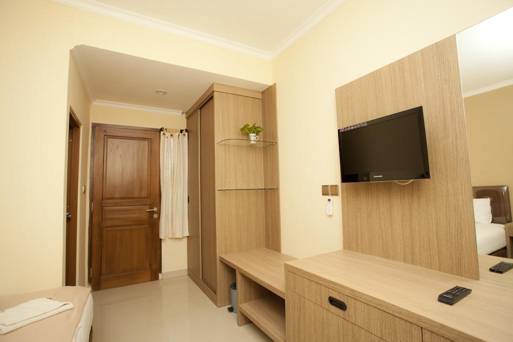 Benito Residence Tangerang Esterno foto