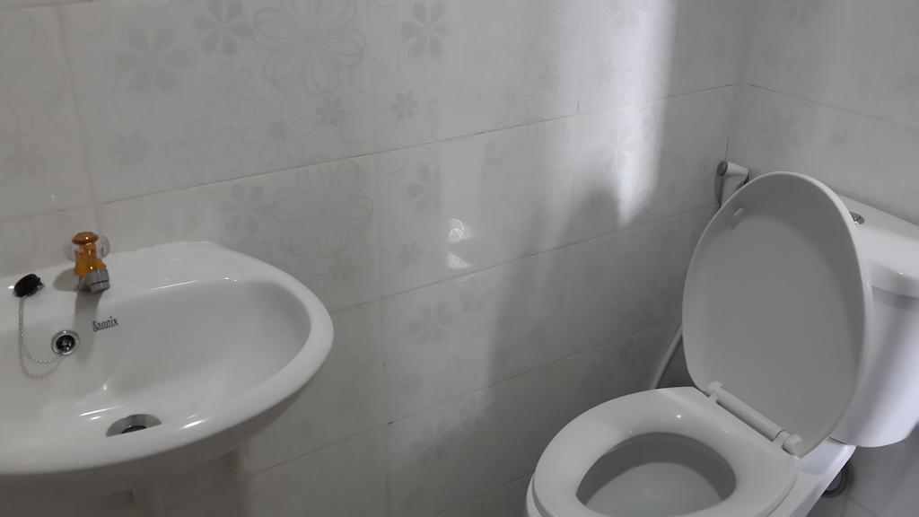 Benito Residence Tangerang Esterno foto