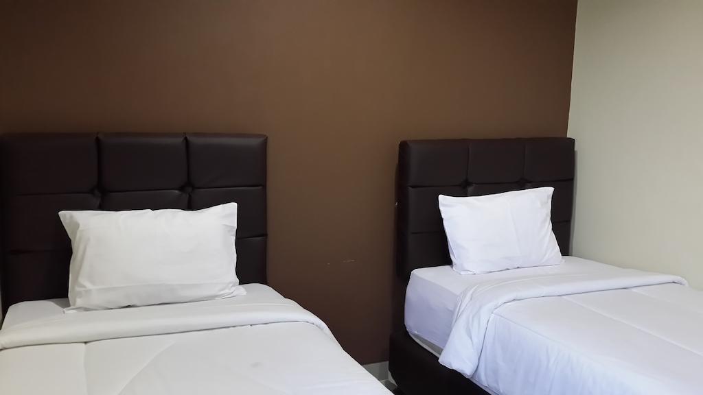 Benito Residence Tangerang Esterno foto